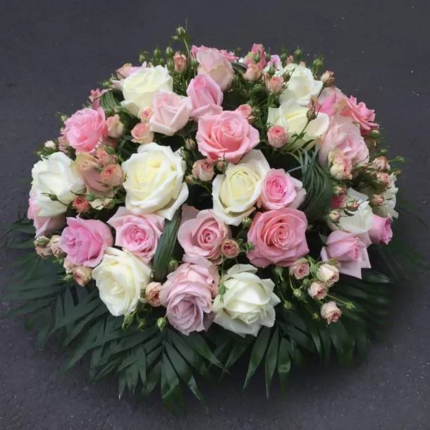 Pensée coussin de roses funéraire